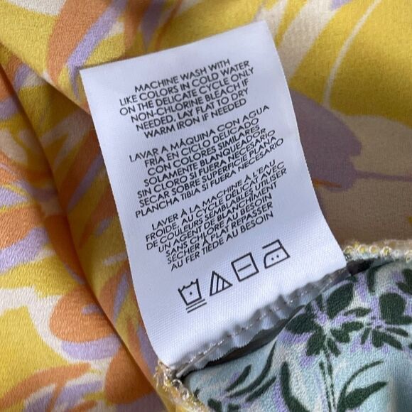 CAbi Golden Glow Floral Multi-Print Sleeveless Top Style 5547 Sz M - Picture 7 of 7